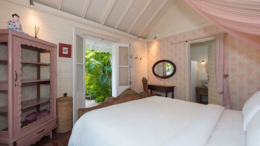 The White House Bedroom 3