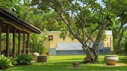 Three Sisters Beach House Garden