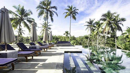 Three Sisters Plantation Swimming pool 1