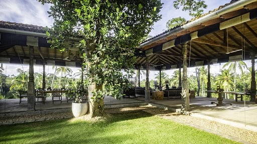 Three Sisters Plantation Dining area
