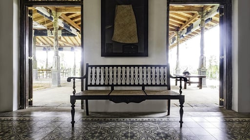 Three Sisters Plantation Living room 