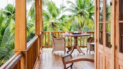 Three Sisters Plantation Living room 2