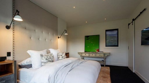 Threepwood Escape Bedroom 1