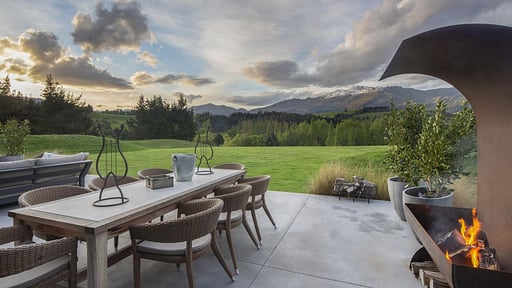 Threepwood Escape Terrace/Veranda