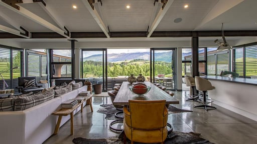 Threepwood Escape Dining area