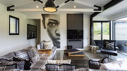 Threepwood Escape Living room