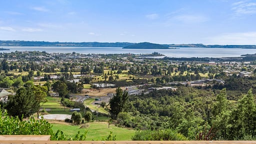 Tihi Retreat Surroundings