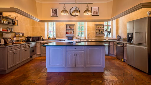 Tourreau Castel Kitchen 1