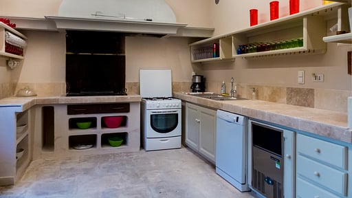 Tourreau Castel Kitchen 2