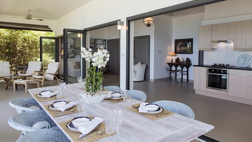 Tradewinds Beach House Essecke