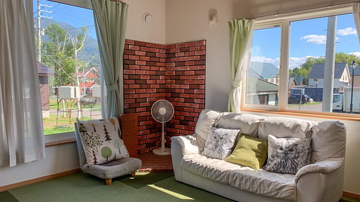 Trailside Chalet Living room