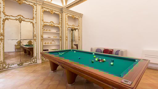 Trevi Apartment Billard