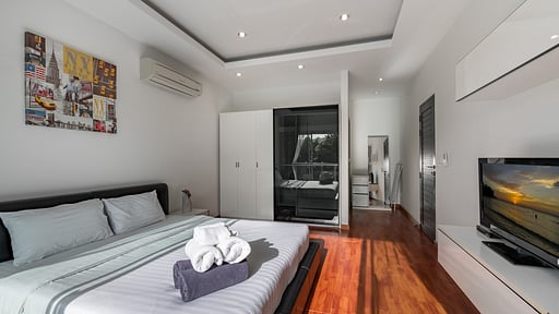 Trixie Town House Unit 2 Bedroom 1