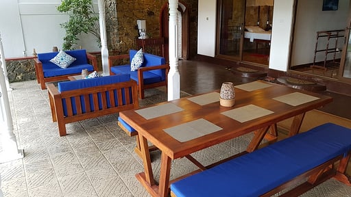 Tropical Beach House Dining area