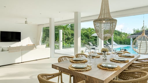 Tropical Garden 49 Dining area