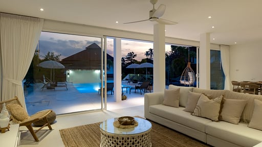 Tropical Garden 49 Living room