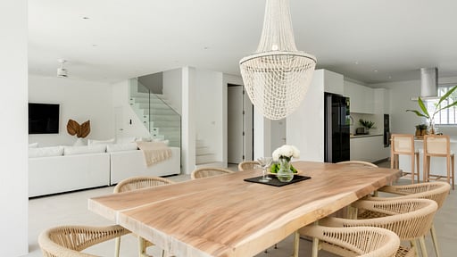 Tropical Garden 50 Dining area