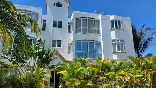 Tropical Palms Apartment