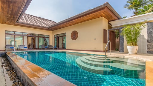 Tropical Retreat Villa Swimming pool
