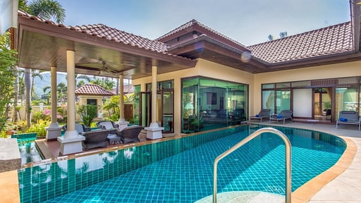 Tropical Retreat Villa Swimming pool