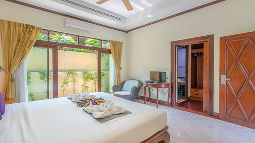 Tropical Retreat Villa Bedroom 1