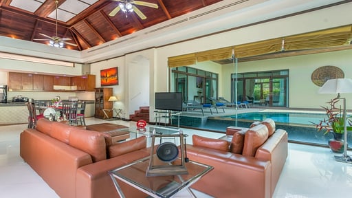 Tropical Retreat Villa Living room