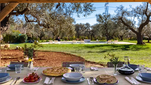 Trulli Biancapetra Dining area