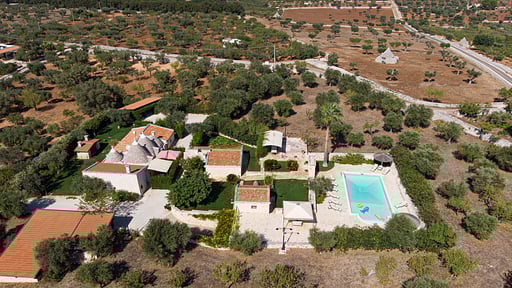 Trullo Camellia Drohnen-Bilder