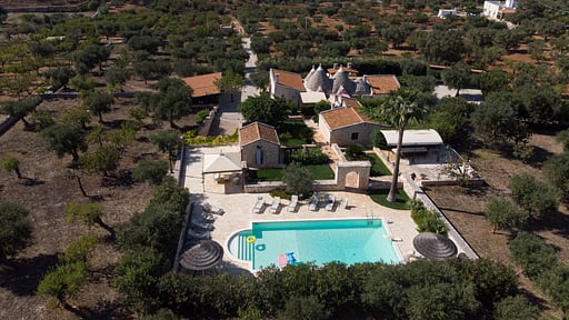 Trullo Camellia Drohnen-Bilder