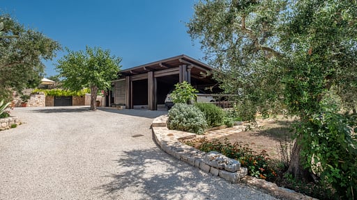 Trullo Camellia Garten