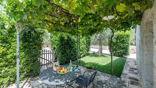 Trullo Camellia