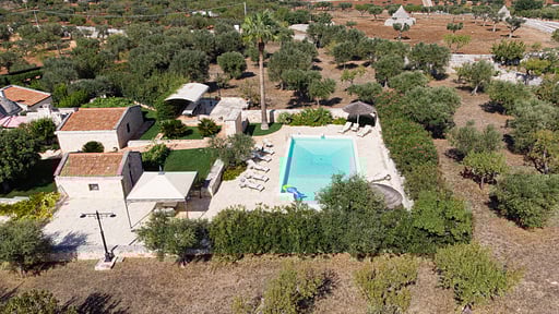 Trullo Gerbera Drohnen-Bilder