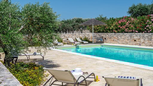 Trullo Glicine Schwimmbad