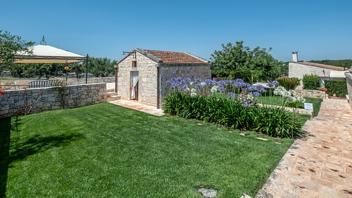 Trullo Glicine Garten