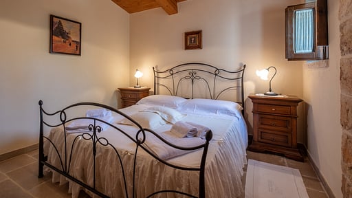 Trullo Glicine Schlafzimmer 1