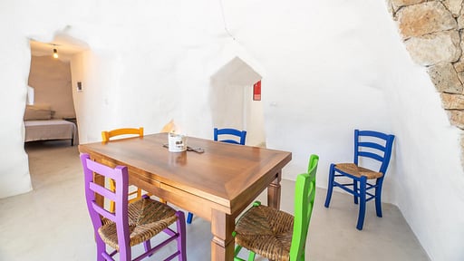 Villa Trullo Monia Dining area 2