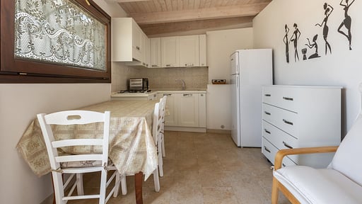 Trullo Monte Cannone Dining area