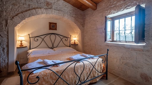Trullo Orchidea Schlafzimmer 1
