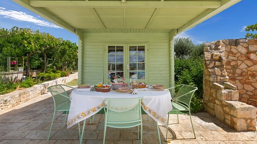 Trullo Ventura Dining area 