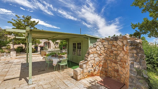 Trullo Ventura Dining area 