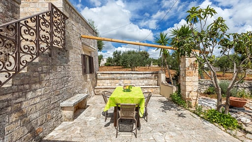Trullo Ventura Dining area 