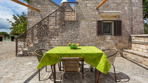 Trullo Ventura Dining area 
