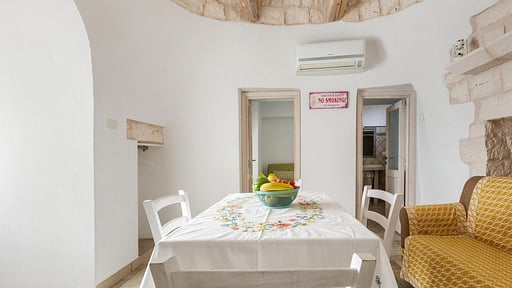 Trullo Ventura Dining area
