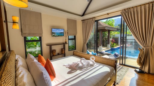 Tulip Villa Bedroom 1