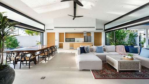 Twin Villa Natai North Dining area