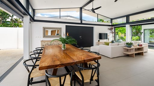 Twin Villas Natai South Dining area