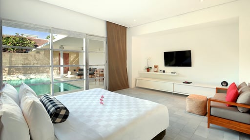 Uma Sapna Royal Pool Villa Bedroom 1