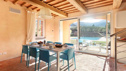 Villa Uva Dining area