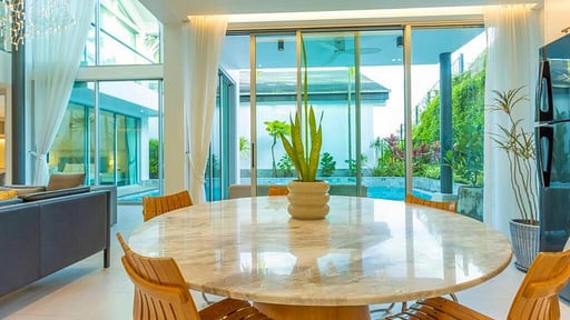 V141 Grand view Обеденная зона