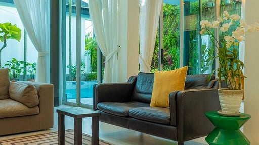 V141 Grand view Living room